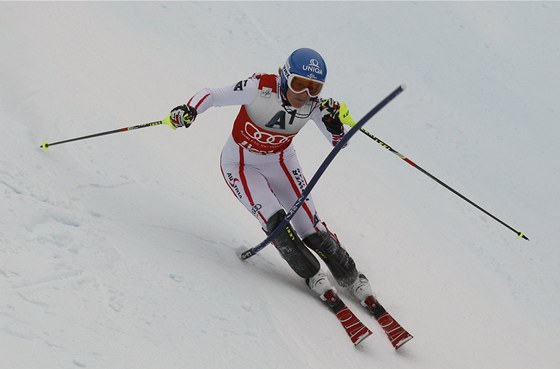 Marlies Schildová na trati slalomu v Lienzu. 