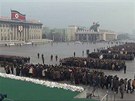 Severní Korea truchlí za mrtvého vdce Kim ong-ila. Státní média totalitního...