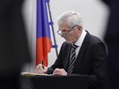 Poslanci podpisem do kondolenní knihy uctili památku Václava Havla (20.