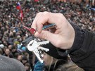 Lidé vyprovodili Václava Havla na poslední cest zvonním klíi. (21. prosince