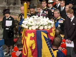 Matka britské královny Albty II. zemela 30. bezna 2002 ve vku 101 let....