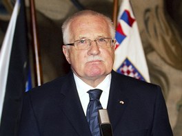 Jet v nedli se k Havlov smrti vyjdil prezident Vclav Klaus. (18.