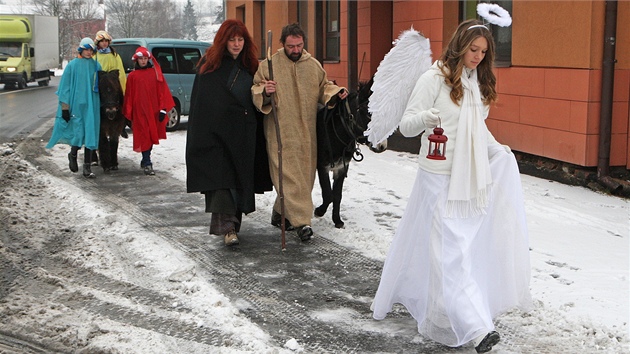 Biblické postavy v podání Občanského sdružení Bludička přecházejí z Bludovic do Nového Jičína.