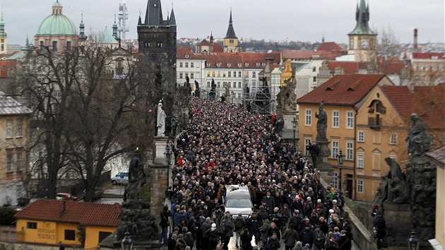 Smutení prvod za autem s ostatky bývalého prezidenta Václava Havla (21.