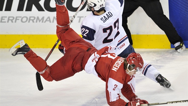 DÁNSKÝ PÁD. Jannik Christensen se ítí k ledu, Seveané v úvodním utkání
