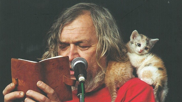 Monika Elíková: Aby radost nezmizela (z obálky knihy s fotografií Karla