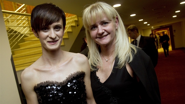 Martina Sáblíková s matkou Evou před vyhlašováním ankety Sportovec roku 2011. 