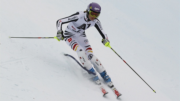 Maria Höflová-Rieschová na trati slalomu v Lienzu. 