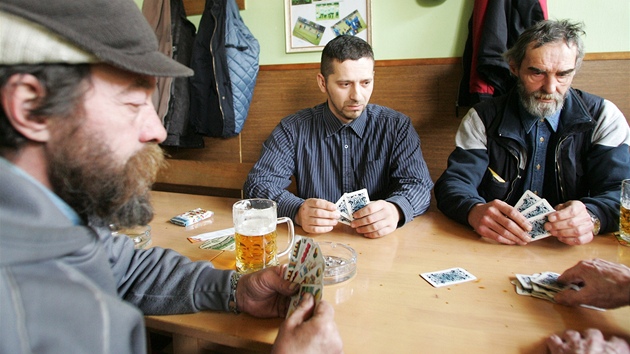 Jako komparzista ve filmu Poupata ú�inkuje i v�esovský zastupitel Ji�í Sivák