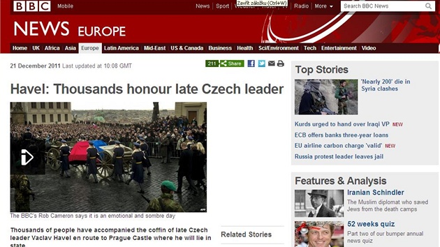 Zpravodajský portál BBC v podrobném zpravodajství vypíchl tisíce lidí v