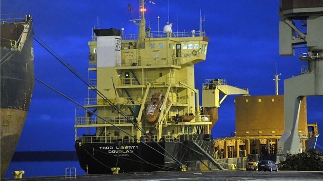 Lo� MS Thor Liberty kotví ve finském p�ístavu Kotka (22. prosince 2011)