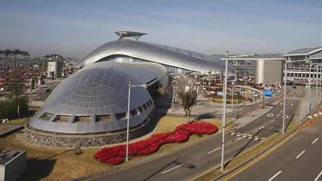 Supermoderní letiště v Inčchonu v Jižní Koreji