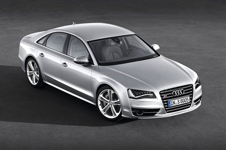 Audi S8