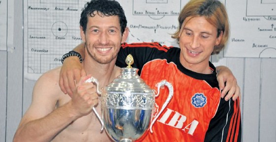 V roce 2010 slavil Bronislav ervenka (vlevo) ázerbájdánský titul.