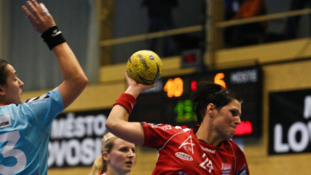 Pavla Neva�ilová z Veselí v utkání proti Porub�