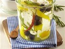 Nakládaná feta s olivami
