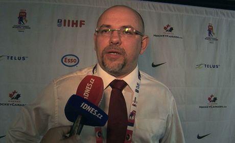 Trenér hokejové dvacítky Miroslav Perost
