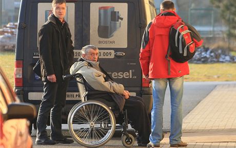 Miroslav Petrílek (na invalidním vozíku)