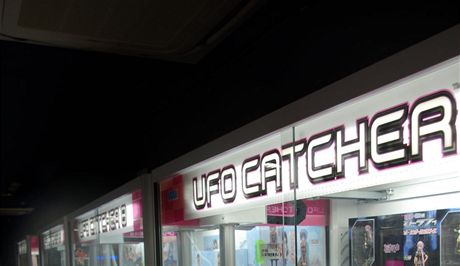 UFO Catcher: v nabdce je irok spektrum zbo od figurek a plyk pes hrnky