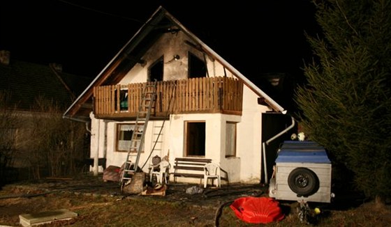 Poár poniil podkroví rodinného domku v Oprechticích na Domalicku.