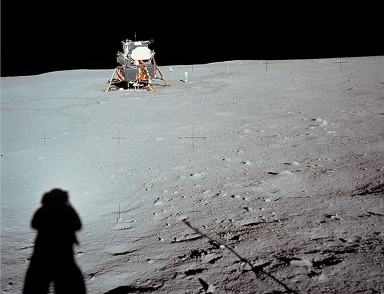 Msíní oblast Mare Tranquillitatis dala název vzácnému nerostu, který nali astroauté pi misi Apolla 11.