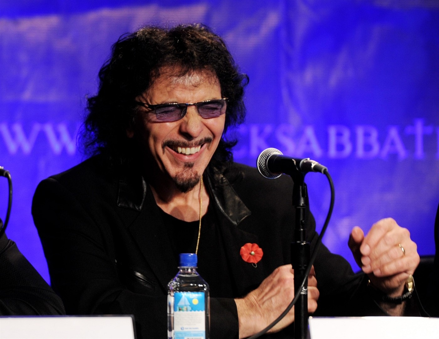 arista Black Sabbath Tony Iommi na tiskové konfereci, kde kapela oznámila sv�j návrat. (11. 11. 2011)