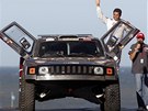 Kataan Násir Al Attíja se svým hummerem ped zahájením Rallye Dakar 2012 v Mar