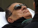 Zhrzený, starý a nemocný. Husní Mubarak dnes vypadá jen jako stín nkdejího