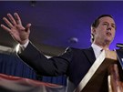 Rick Santorum bhem volebního shromádní v Iow (3. ledna 2011)