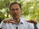 Anwar Ibrahim bhem rozhovoru s novinái ve své rezidenci v Kuala Lumpuru (9.