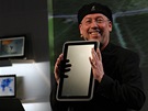 Eden Mooly z Intelu pedvádí jeden z hybridních ultrabook. Rozloený se chová