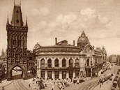 Historická fotografie Obecního domu a Prašné brány v Praze (1934)