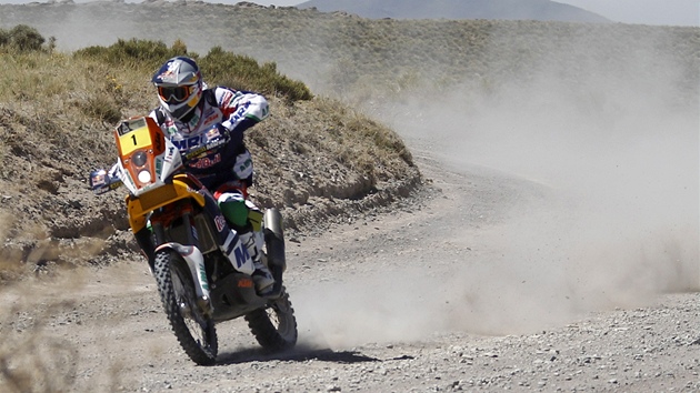 Marc Coma b�hem druhé etapy Rallye Dakar.