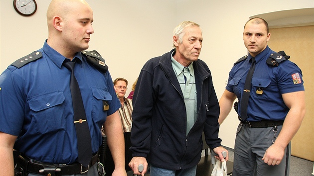 Ludk Zlámal obalovaný z vrady svého éfa a rozezání jeho tla u plzeského