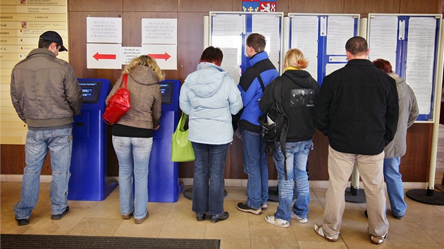 Skoro čtvrtina Čechů se bojí ztráty práce. Bude jí dost, ujišťují odborníci