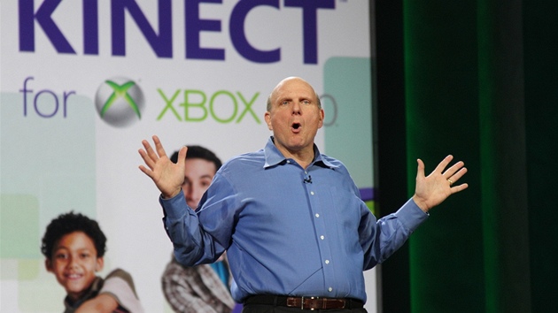 CES 2011 - Steve Ballmer keynote, Kinect zaznamenal obrovský úspěch. Doposud se prodalo 8 milionů kusů.