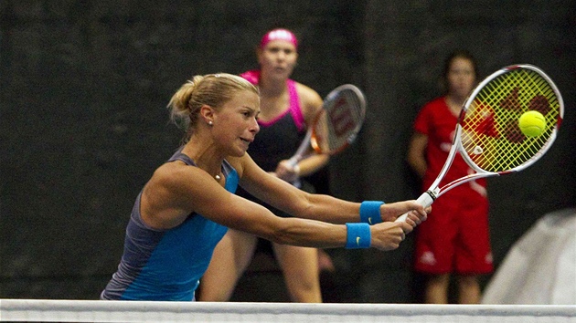 Andrea Hlaváková ve finále tyhry turnaje v Aucklandu proti nmecko-italské