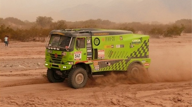 Martin Kolomý s Tatrou ve 4. etap� Rallye Dakar 2012.