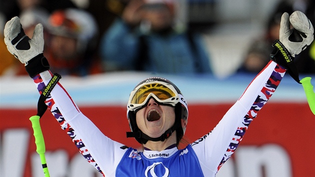 Elisabeth Görglová se raduje z vít�zství ve sjezdu Sv�tového poháru v rakouském