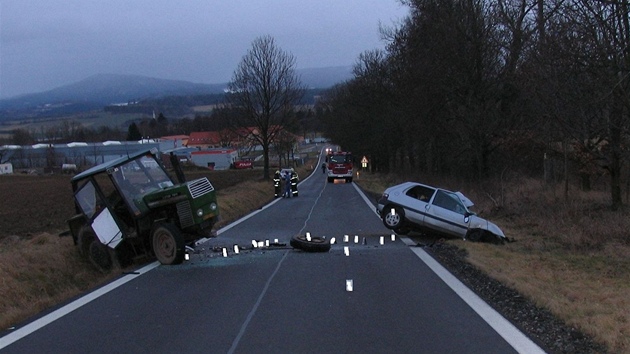 Na Prachaticku se stala v neděli 8. ledna první letošní tragická nehoda v kraji. Řidič osobního auta nepřežil střet s traktorem.