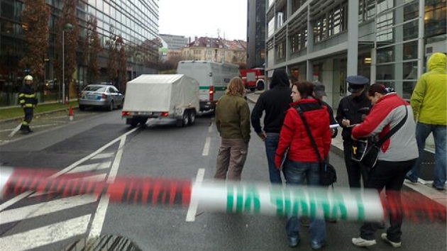 Policie evakuovala kvli podezelmu balku budou EZu v prask Michli.