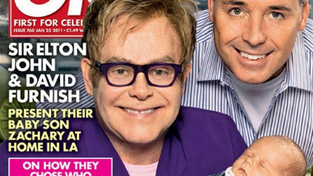 Elton John a jeho partner David Furnish jako astní rodie na obálce asopisu