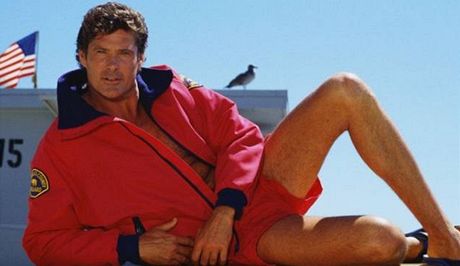 David Hasselhoff ve své nejslavnjí roli v seriálu Pobení hlídka