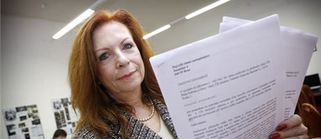 Spisovatelka Lenka Procházková s trestním oznámením (19. ledna 2012) 