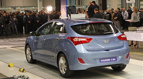 Hyundai nabízí od zaátku ptiletou záruku na celé auto bez omezení najetých kilometr.
