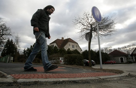 V Teboni postavili první ást cyklostezky, která má vést do mstské ásti