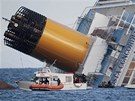 Ztroskotaná lo Costa Concordia u pobeí italského ostrova Giglio (16. ledna...