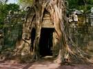 Trosky chrámového komplexu Angkor Vat v Kambodi 