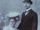 Svatební fotografie zakladatele obchodní firmy A. Wenke a syn. Jaroměř 