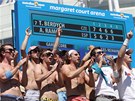 BERDYCHOVA ARMDA. Fanouci eskho tenisty v hlediti Australian Open.
